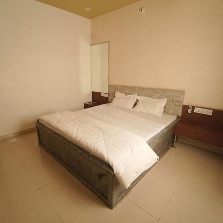 Kelwa  Hotel Pawar Palace And Restaurant מראה חיצוני תמונה