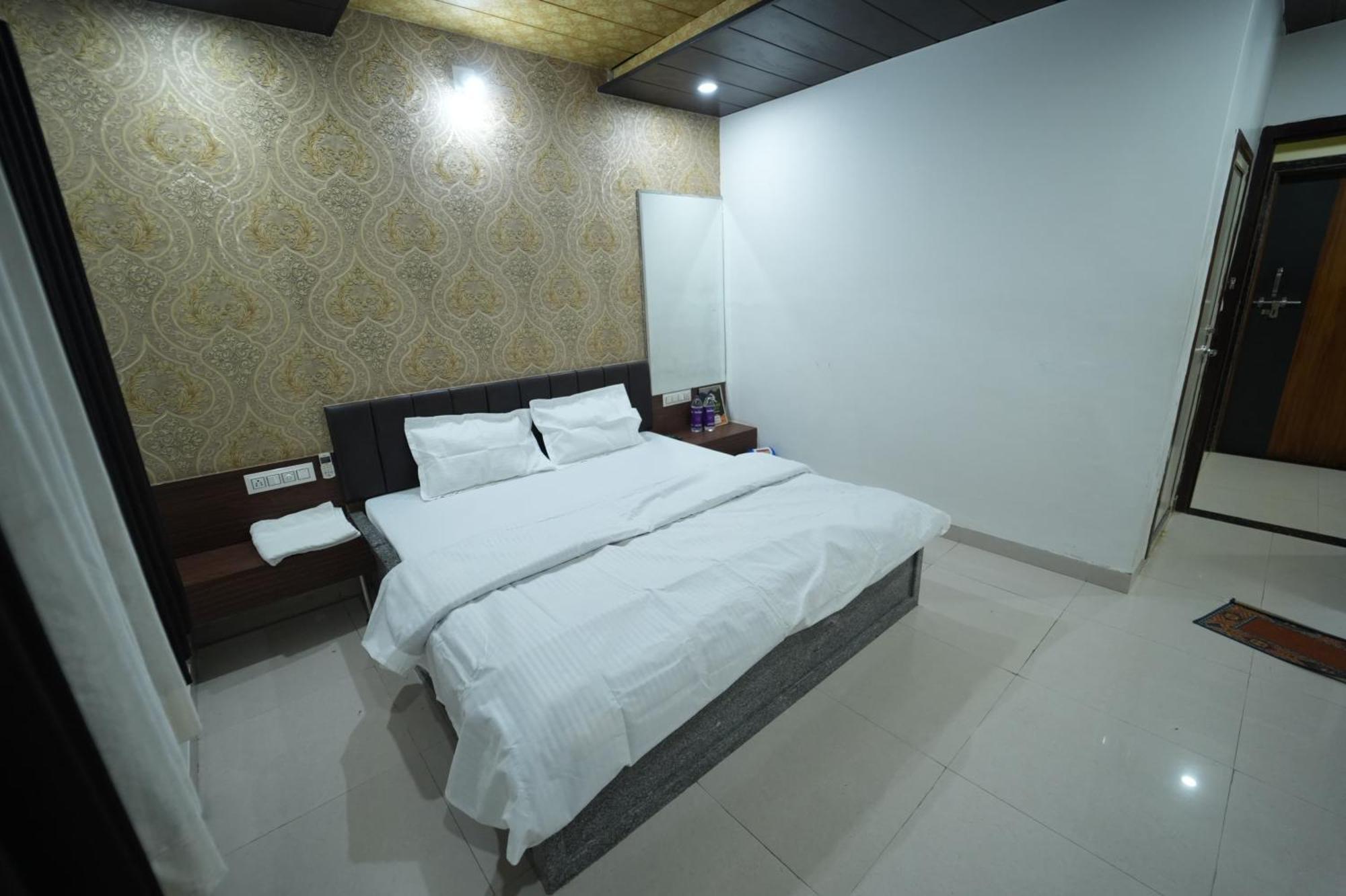 Kelwa  Hotel Pawar Palace And Restaurant מראה חיצוני תמונה